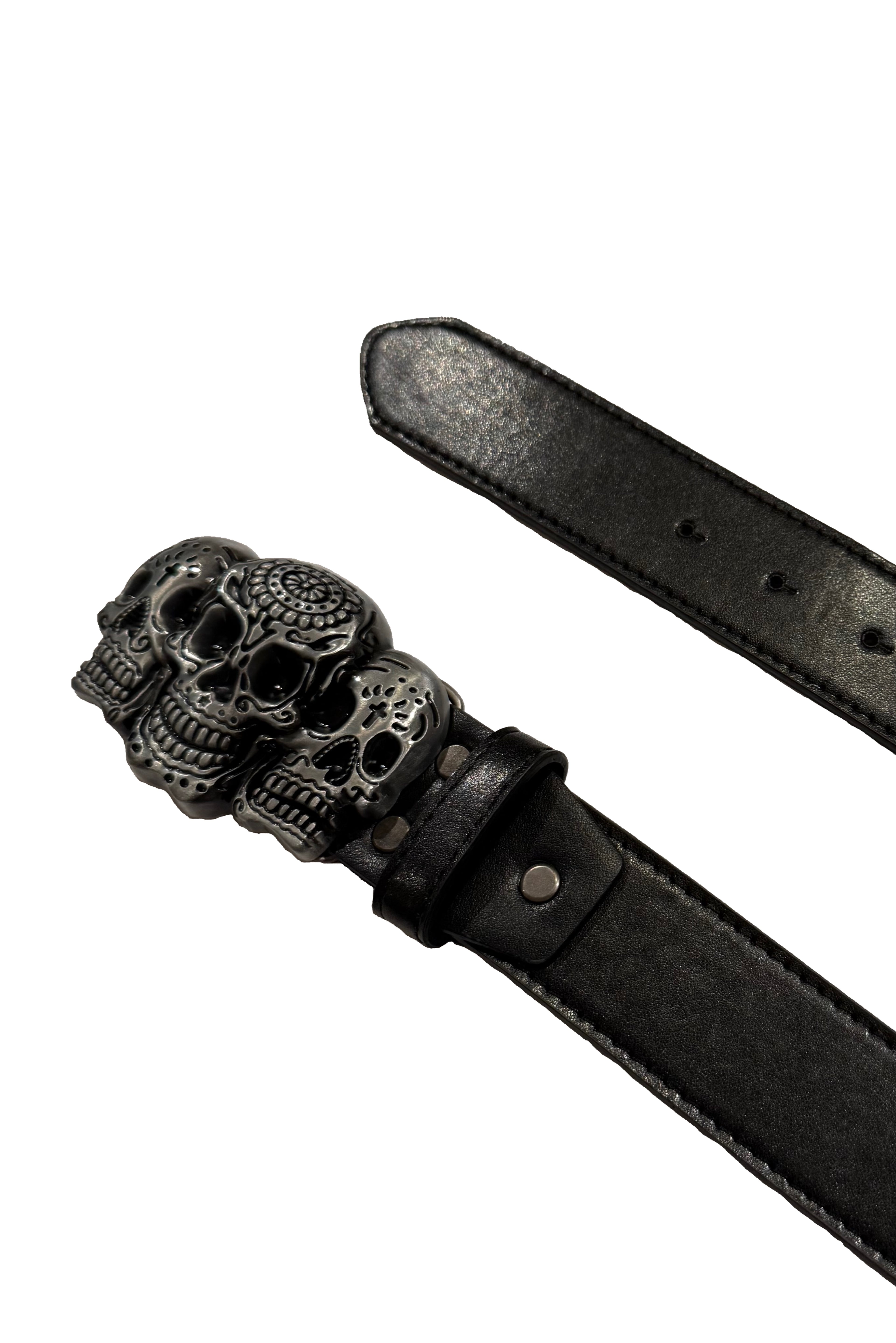 SKÄRP MED DÖSKALLAR